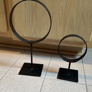 Black Metal Ring Sculpture Set